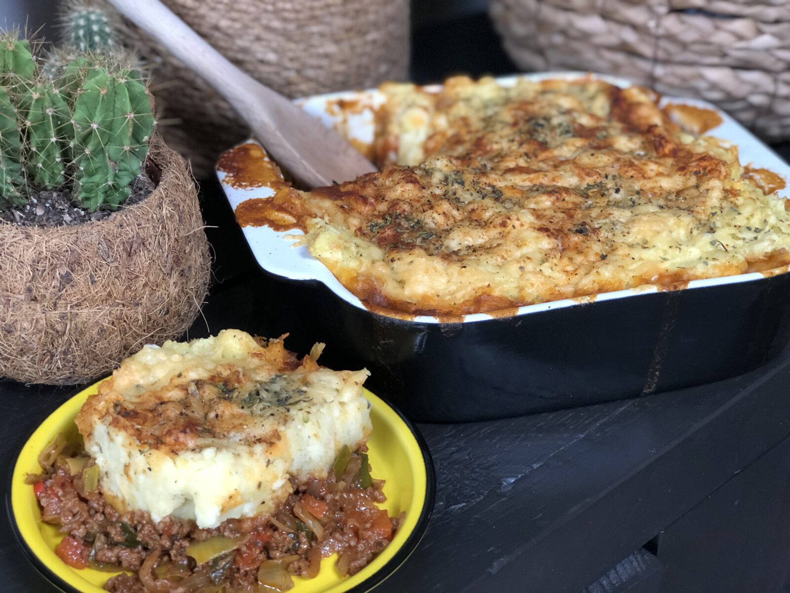 Ovenschotel Met Prei Paprika En Pittig Gehakt Familie Over De Kook