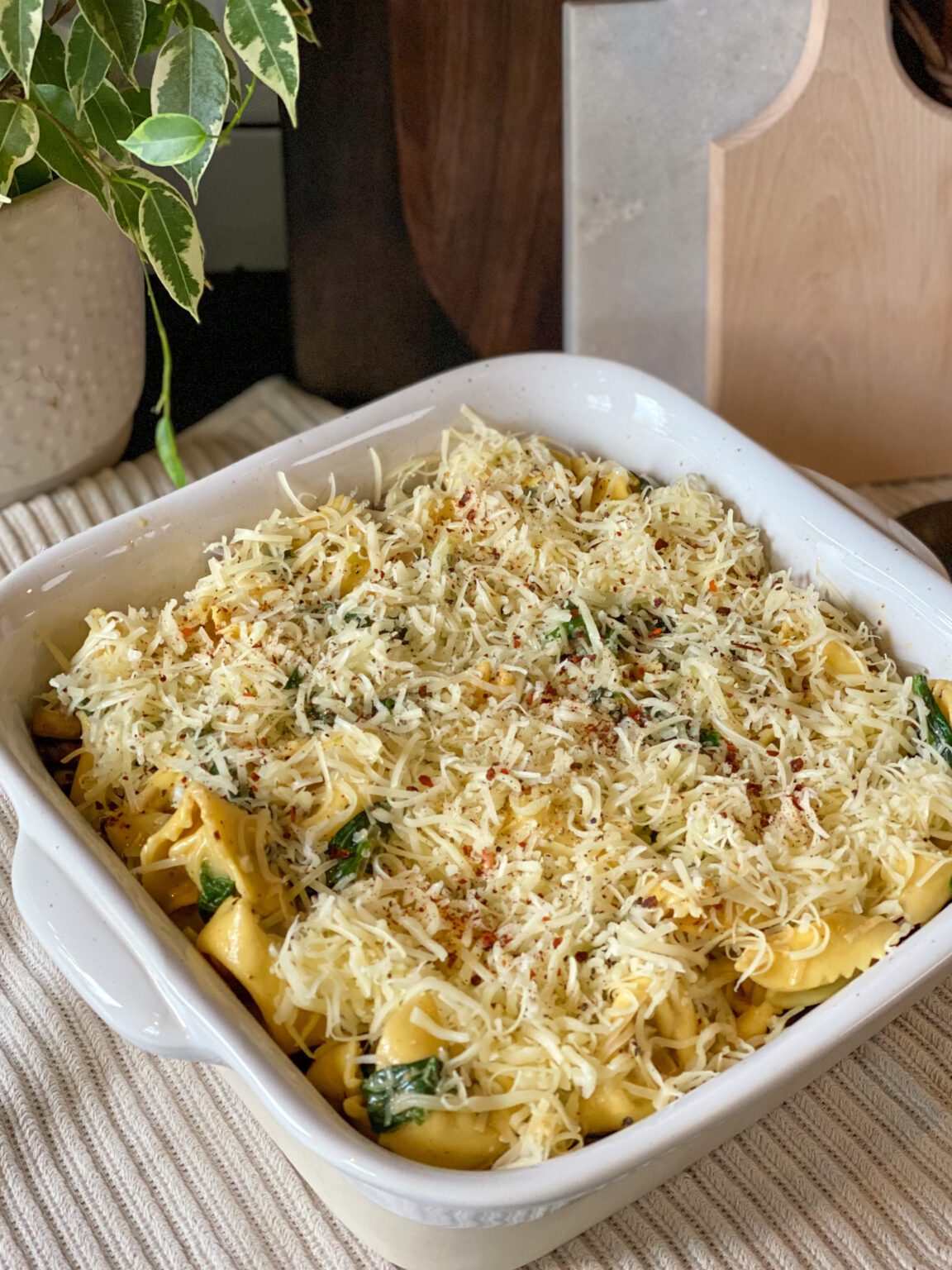 Romige Tortellini Ovenschotel Met Spinazie Familie Over De Kook