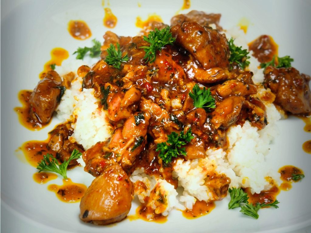 Kruidige kip in kokosmelk