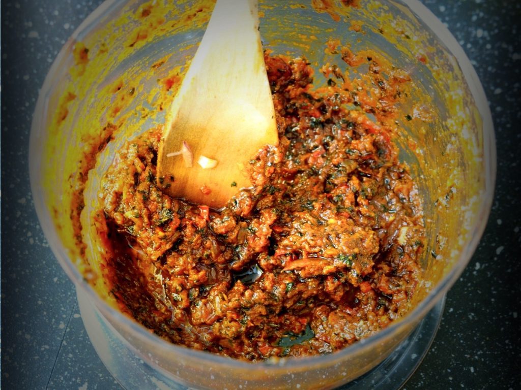 Kruidige kip in kokosmelk