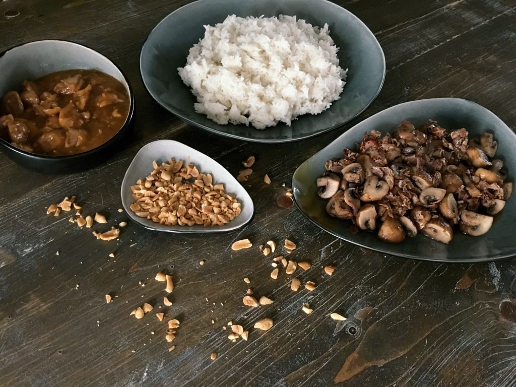 Stoofschotel met pittige kip in bier gestoofd