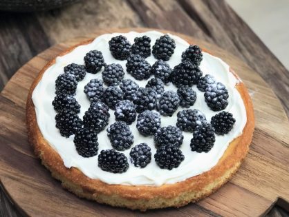 Citroentaart met frisse mascarpone en bramen