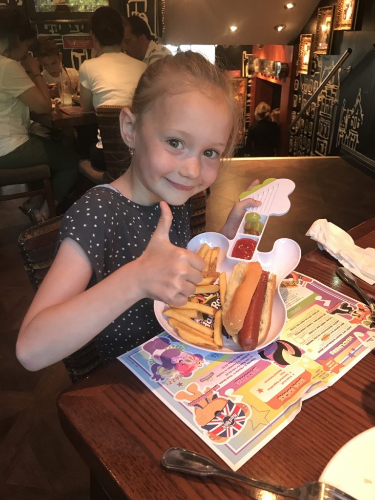 Hard Rock Cafe: Ook super leuk om te eten met kinderen