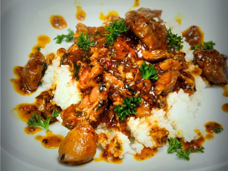 Kruidige kip in kokosmelk