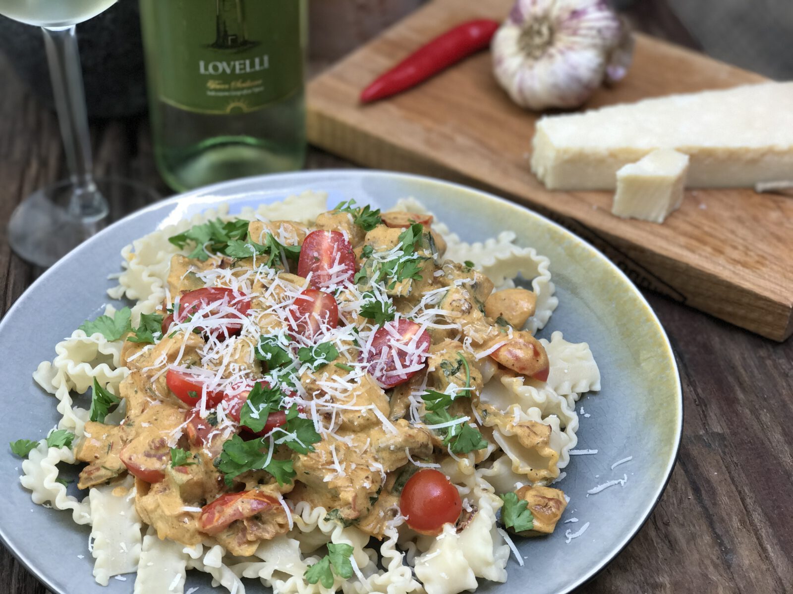 Pasta roomsaus met courgette, champignons en spek