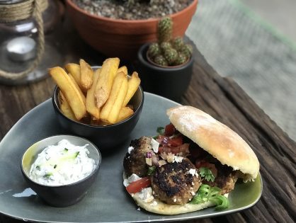 Griekse gehaktballetjes / keftedes met fetakaas