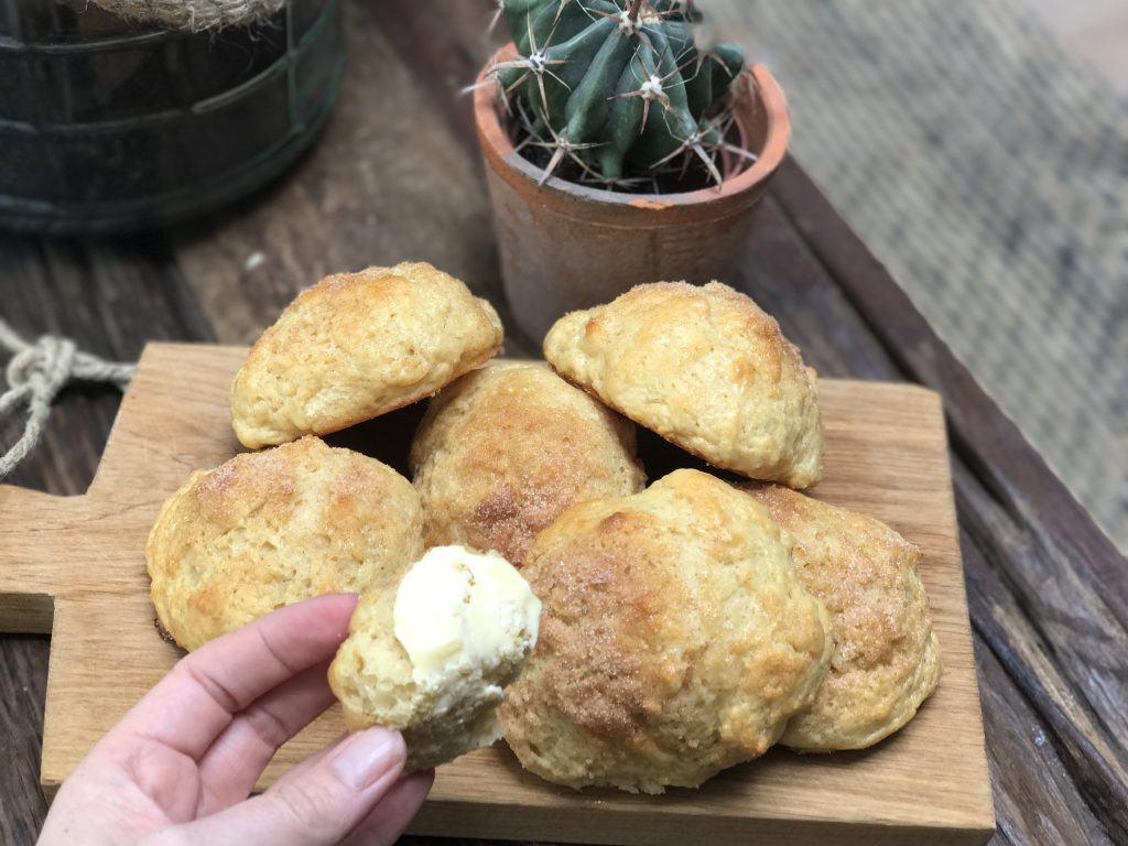 zoete kwarkbroodjes met kaneel 