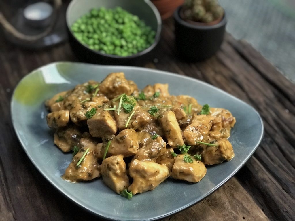 Kip in cognac roomsaus