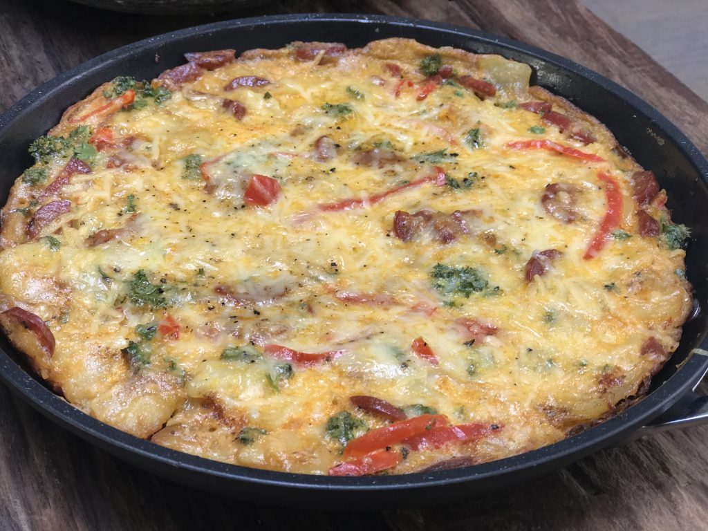 Spaanse tortilla met chorizo, paprika en aioli