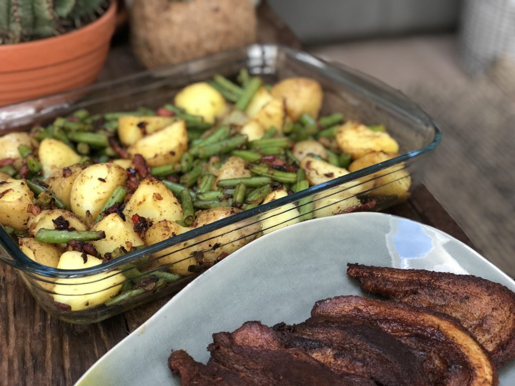 pittige aardappel ovenschotel met sperziebonen en spek