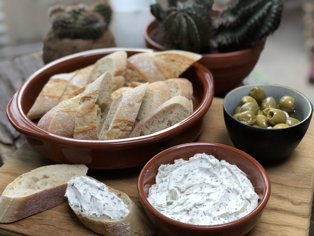 kruidenroomkaas met gedroogde kruiden maken