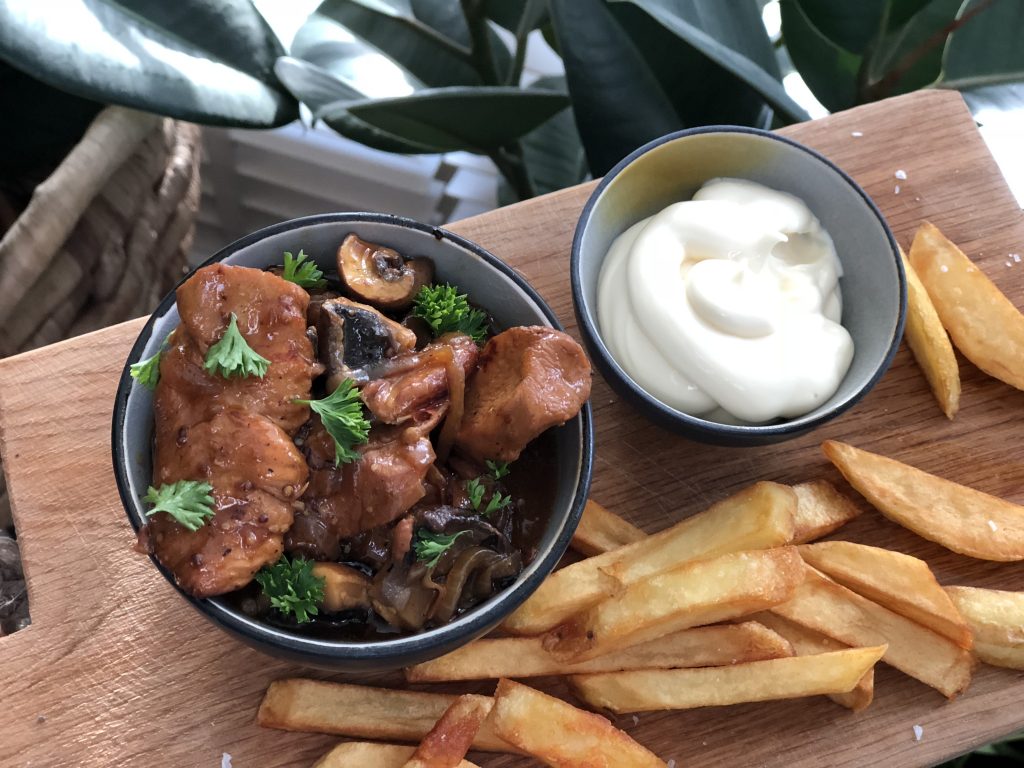 kip in bier gestoofd