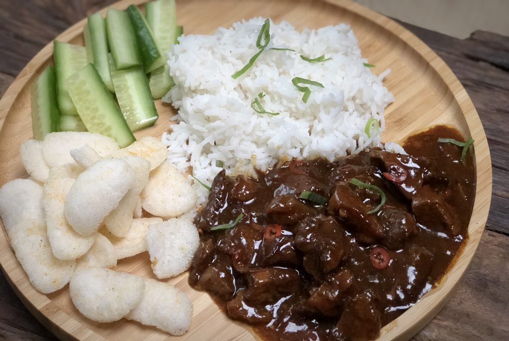 Indisch stoofvlees in kokosmelk: een smaakexplosie in je mond