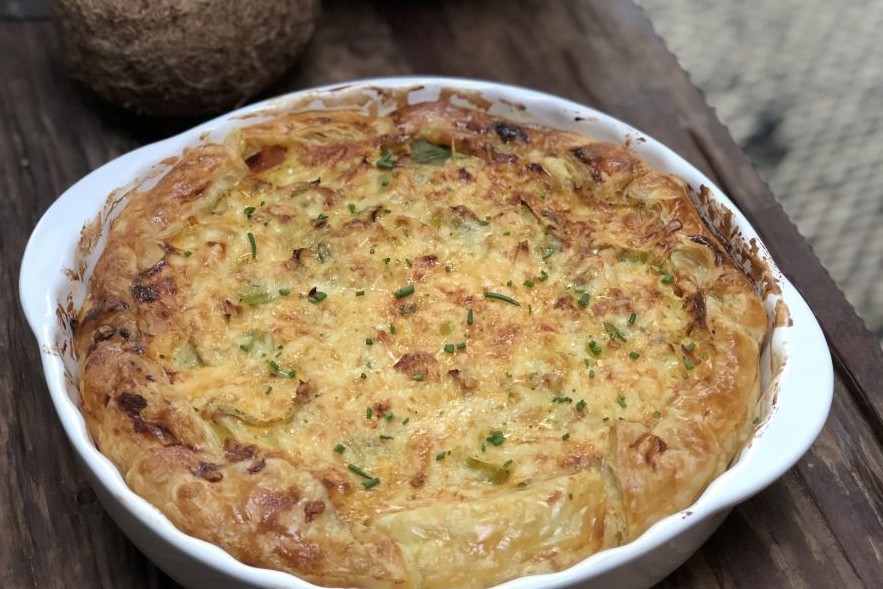 hartige taart met prei, ham en kaas