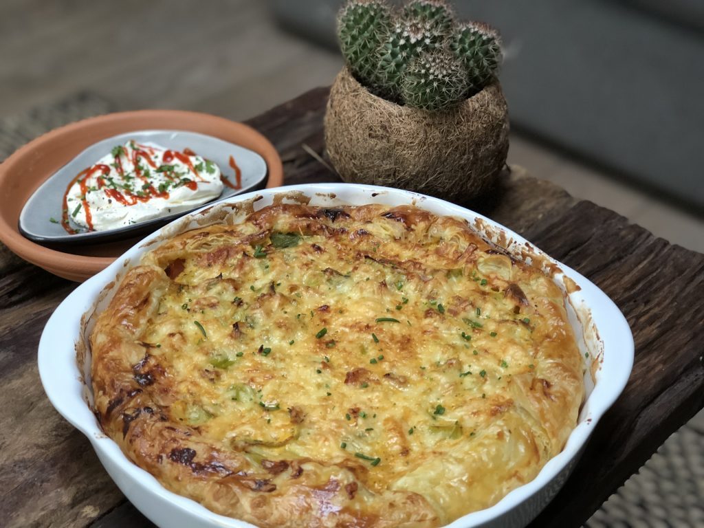 hartige taart met prei, ham en kaas