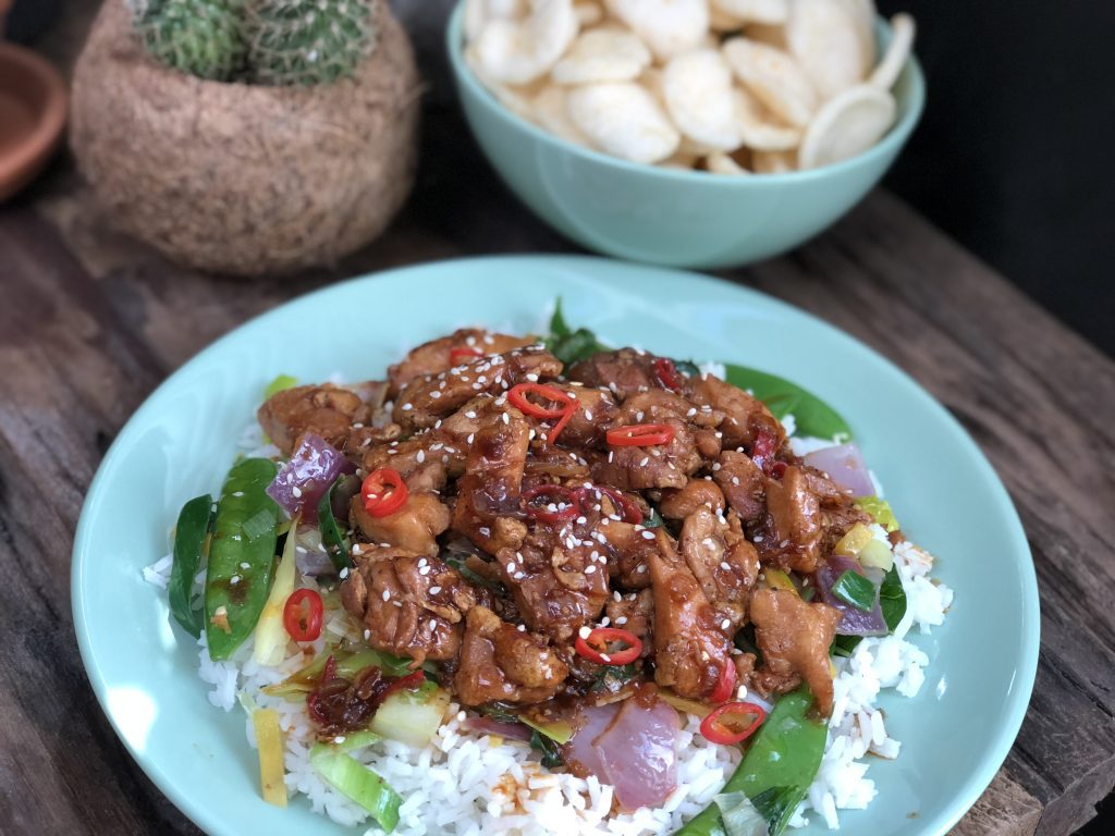 kip in zwarte pepersaus: zonder pakjes en zakjes