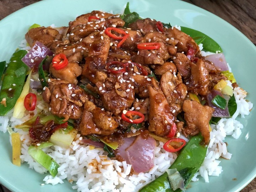 kip in zwarte pepersaus 