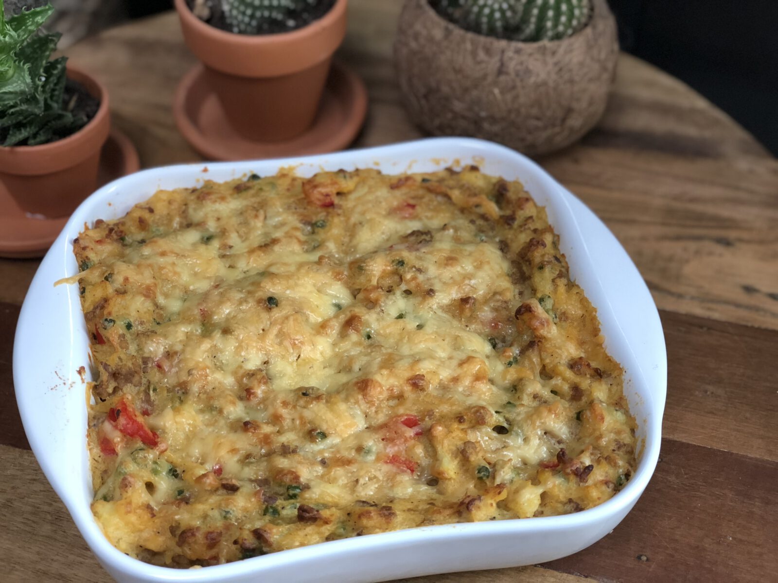 aardappel ovenschotel met doperwten en rode paprika
