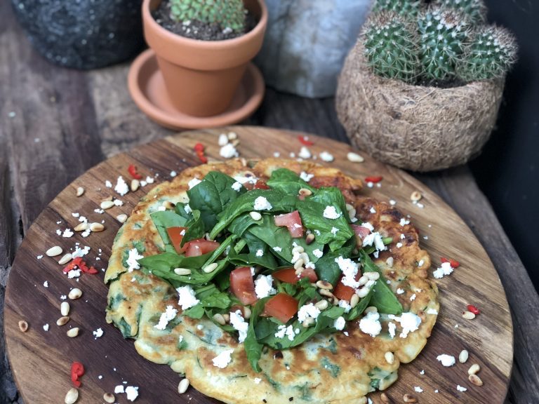 pannenkoek met spinazie, fetakaas en chorizo