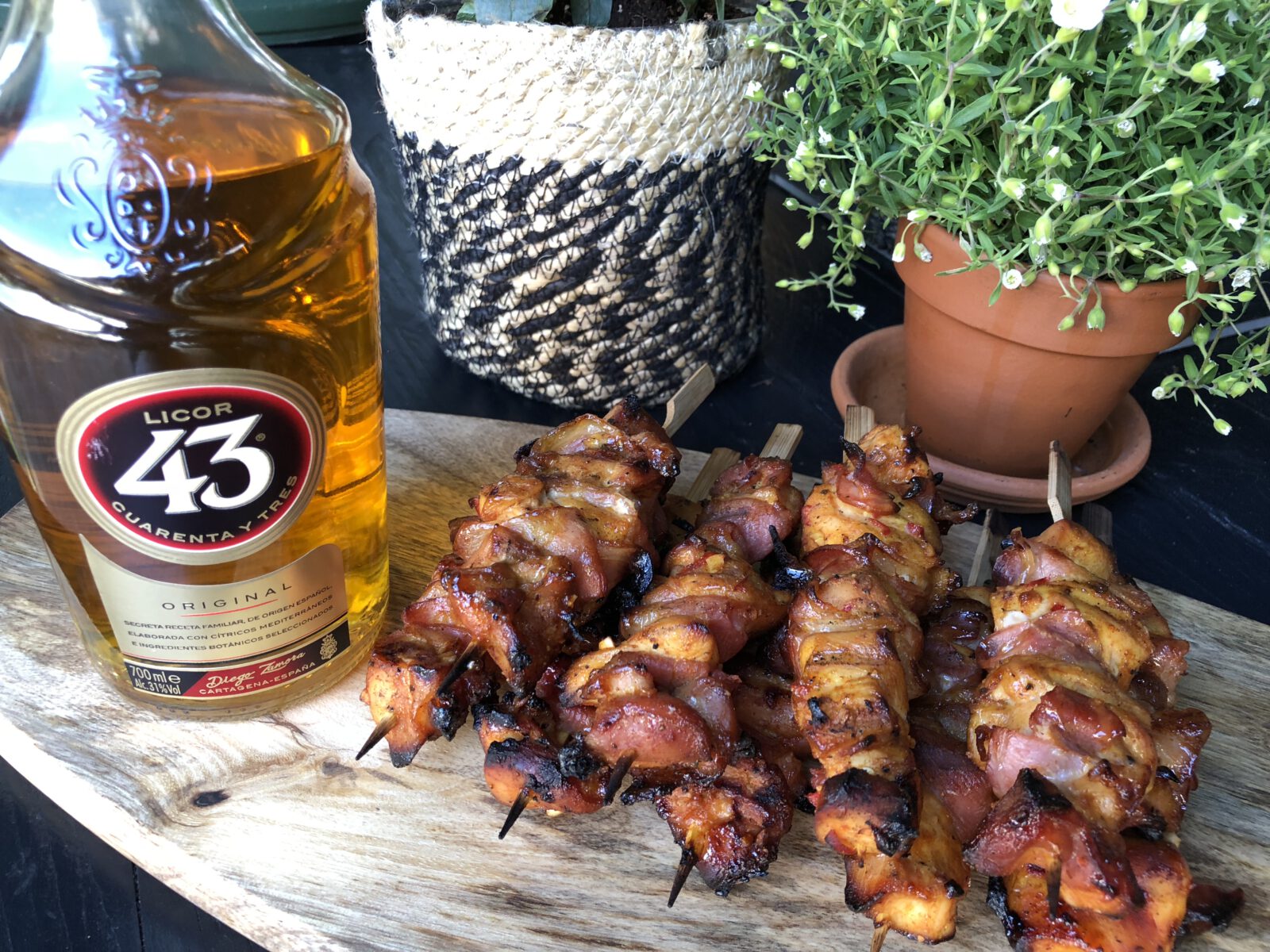 BBQ TIP: kip gemarineerd in Licor 43 met spek