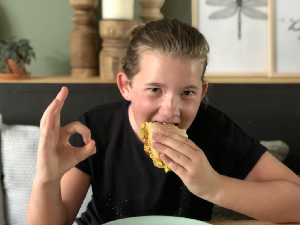 zelf kip kerrie salade maken