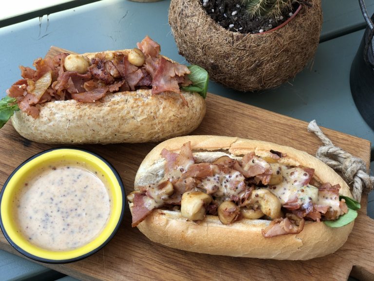 broodje warme beenham met honing mosterdsaus