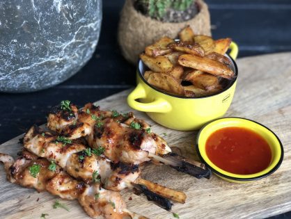 pittige kip gemarineerd in sweet chilisaus en ananas