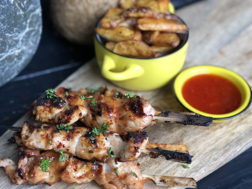 recept pittige kip van de bbq gemarineerd in sweet chilisaus en ananas