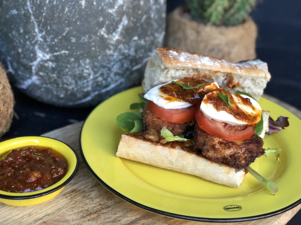 broodje gepaneerde Italiaanse kip