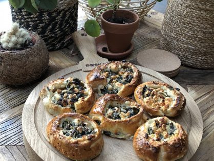 bladerdeeghapjes met verse spinazie en fetakaas recept