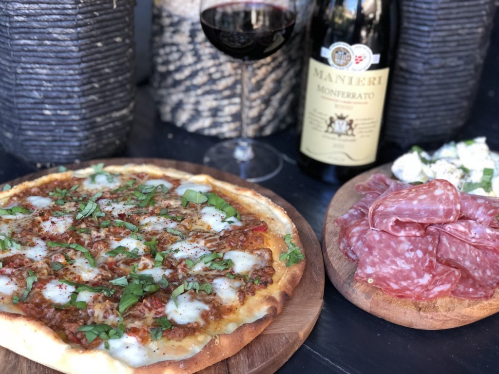 recept pizza Bolognese met gehakt en mozzarella