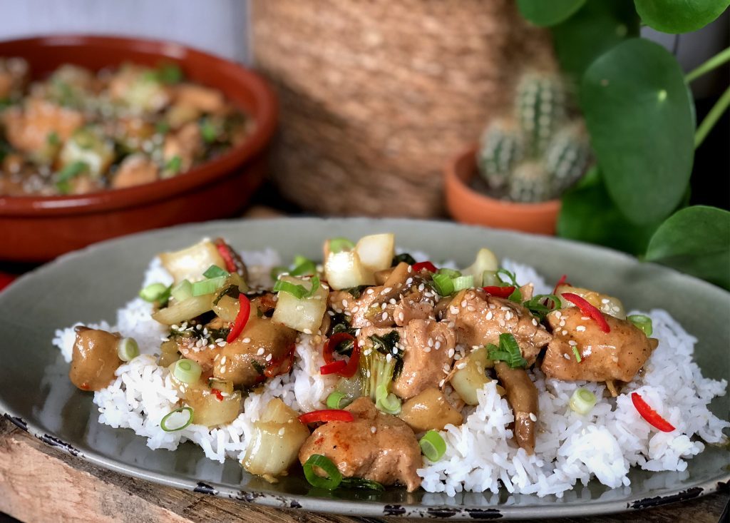 recept zoet pittige Chinese kip met rijst en paksoi