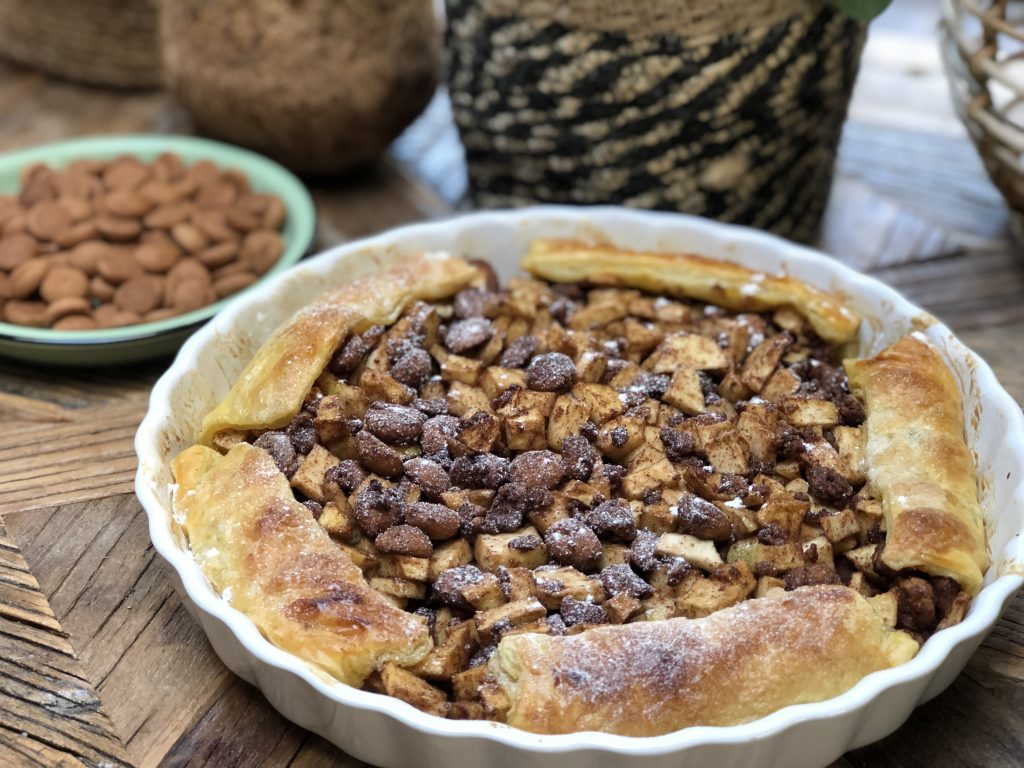 recept makkelijke Sinterklaas taart met appel en kruidnoten,