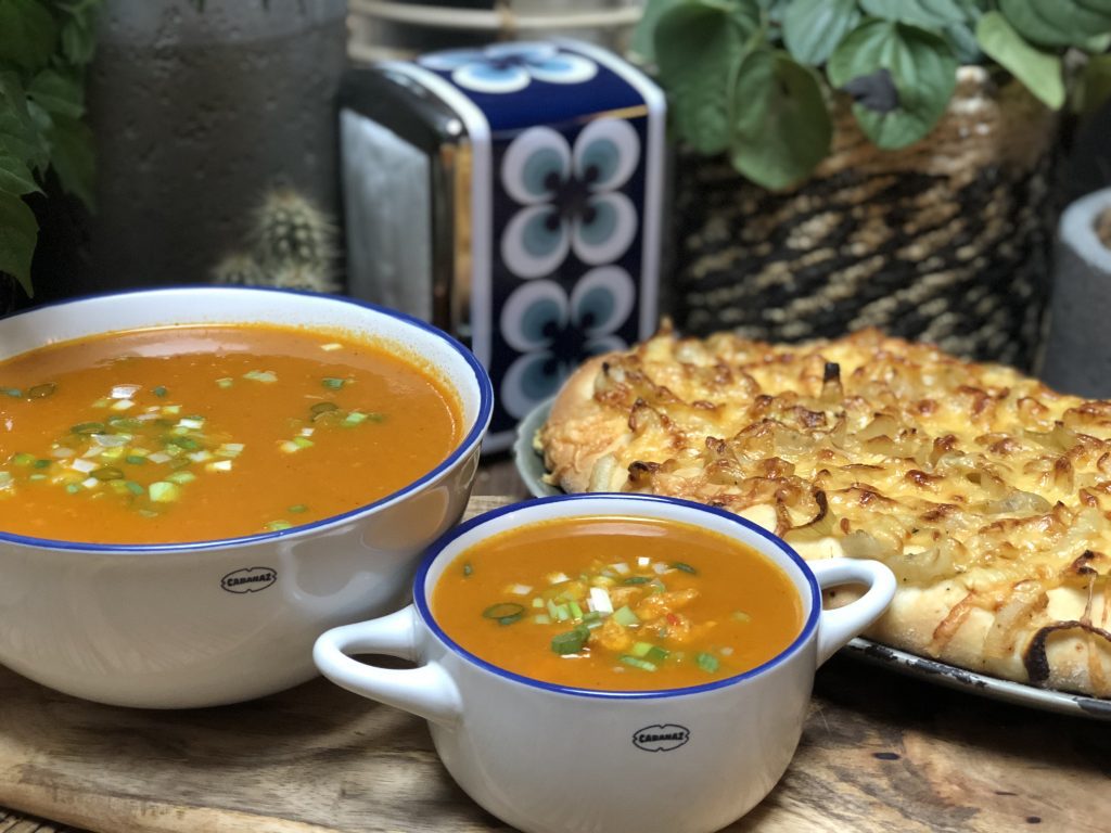 recept pittige wortelsoep met kip en bosui maken