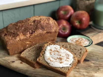 Cake met appel en kaneel maken