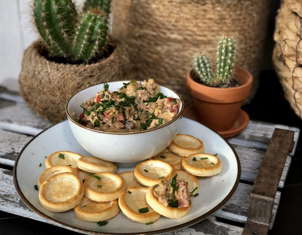 pittige tonijnsalade maken  met kerrie masala