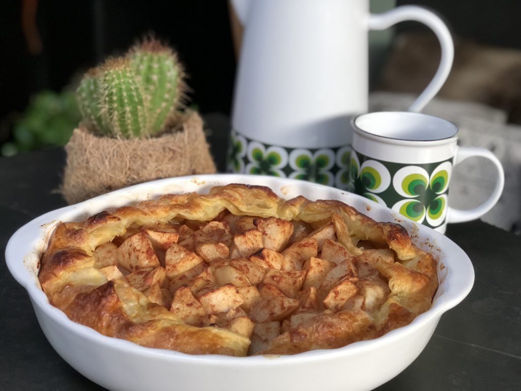 recept zelf een snelle appeltaart maken met bladerdeeg