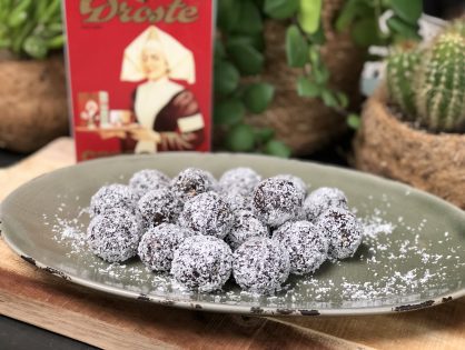 dadelballetjes maken met cacao, nootjes en kokos