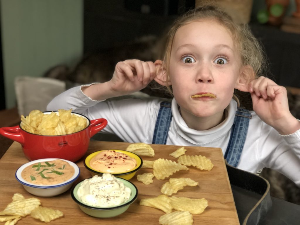 3 heerlijke varianten dipsaus voor bij chips zelf maken