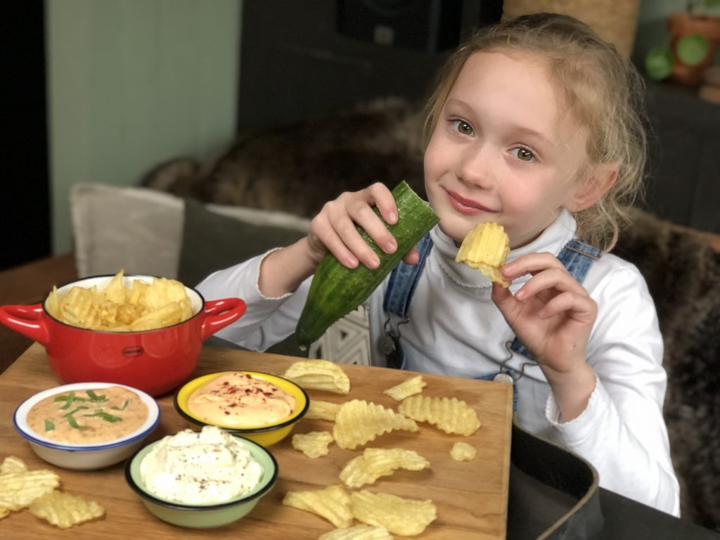 3 heerlijke varianten dipsaus voor bij chips zelf maken