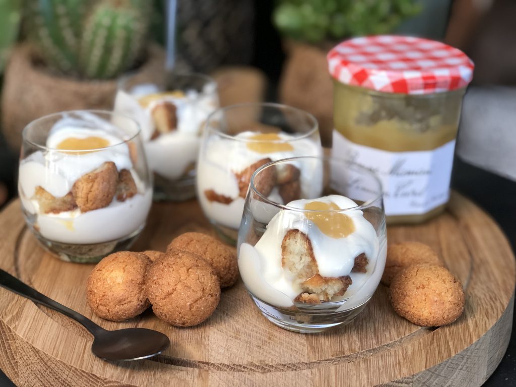 Trifle met bitterkoekjes en lemoncurd