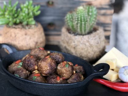 pittige gehaktballetjes met kaas
