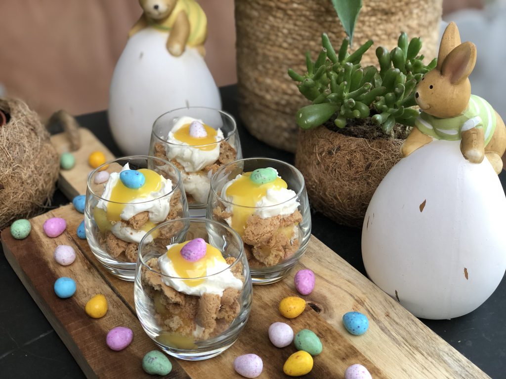 recept snelle en simpele trifle met amaretti, mascarpone en lemon curd. Super leuk paas dessert / toetje