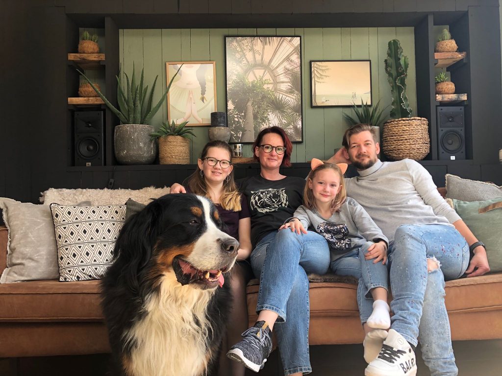 Familie over de Kook in Koffietijd op televisie