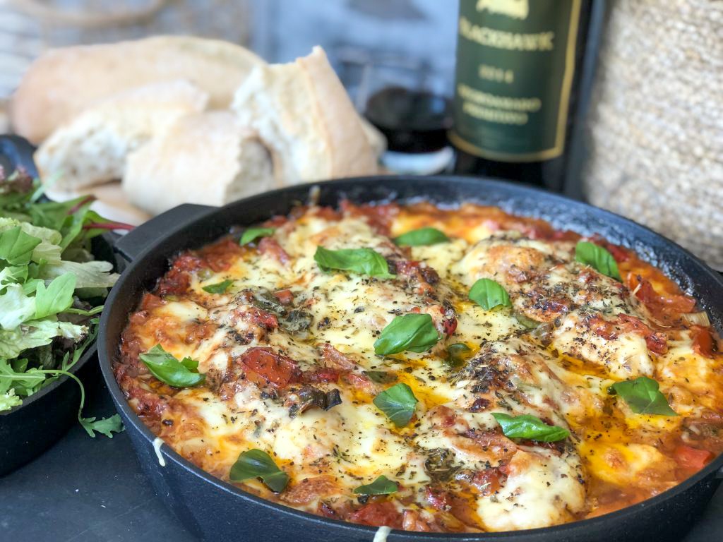 kip in pittige tomatensaus 