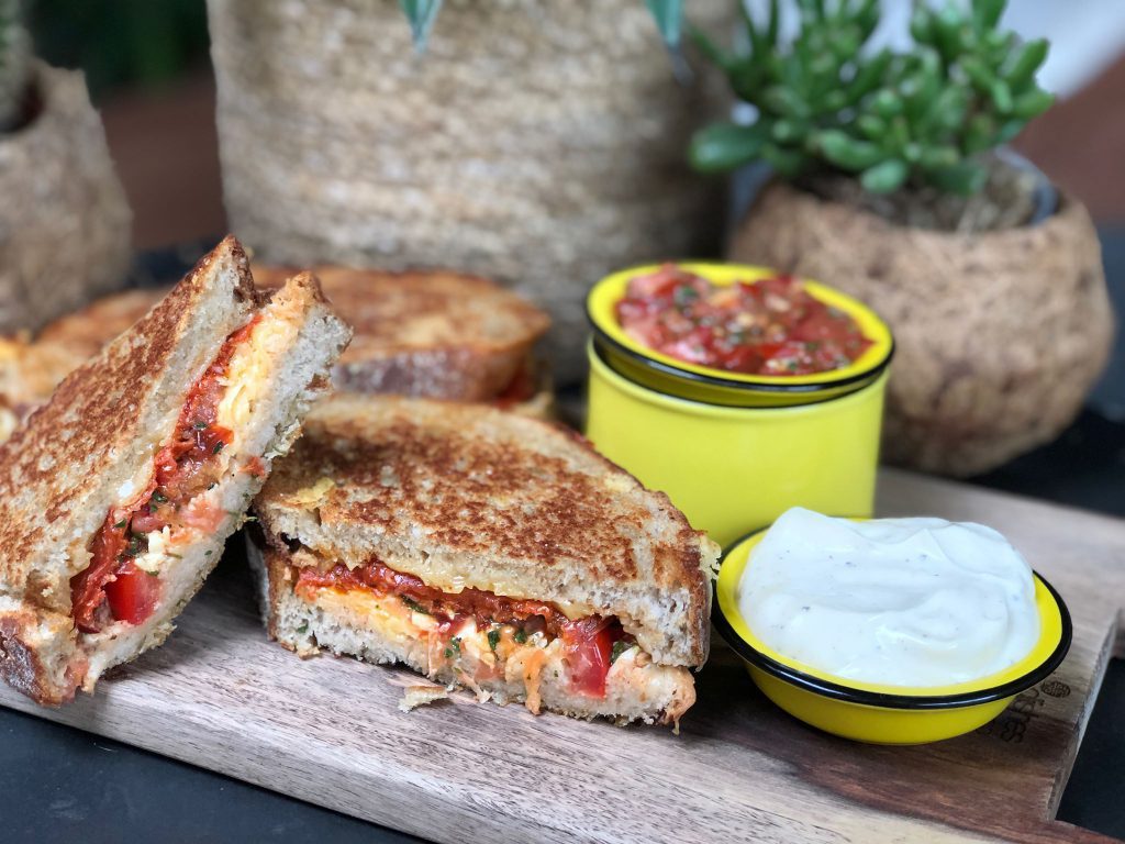 recept Spaanse tosti met tomaat, knoflook, chorizo en aioli