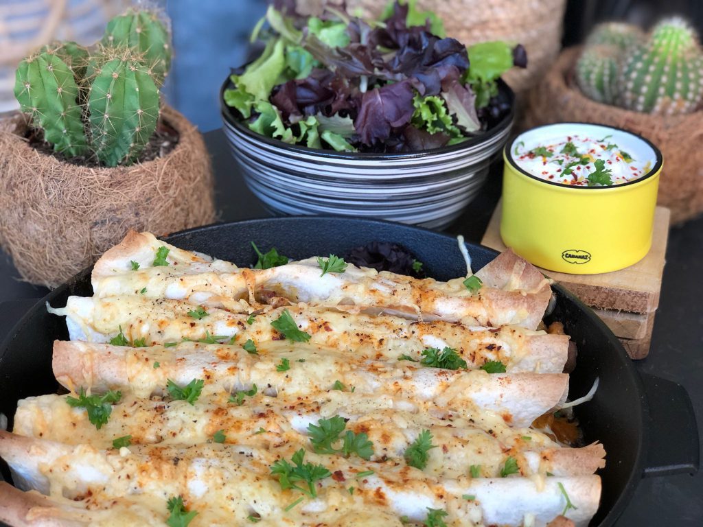 recept ovenschotel met shoarma wraps en kruidige saus