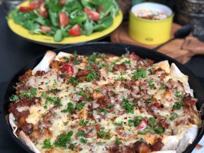 Wraps met gehakt in tomatensaus ovenschotel