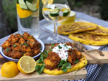 zelf Naan brood maken met Griekse yoghurt en zelfrijzend bakmeel