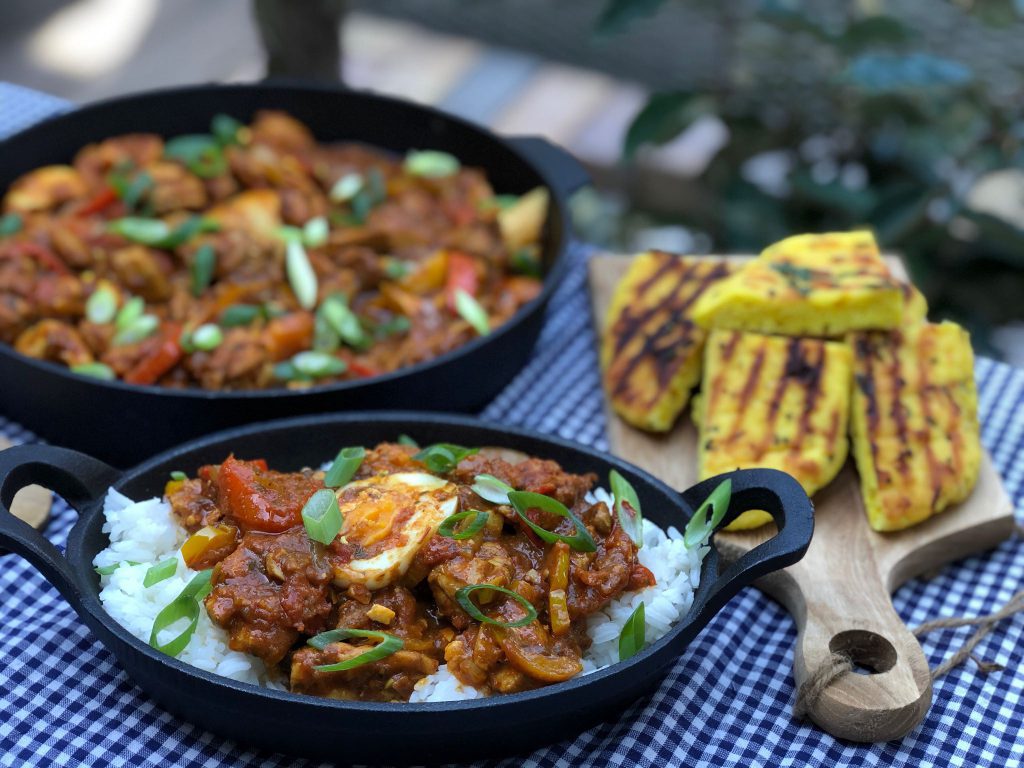 recept kip kerrie met tomaat, paprika, ei en Naan